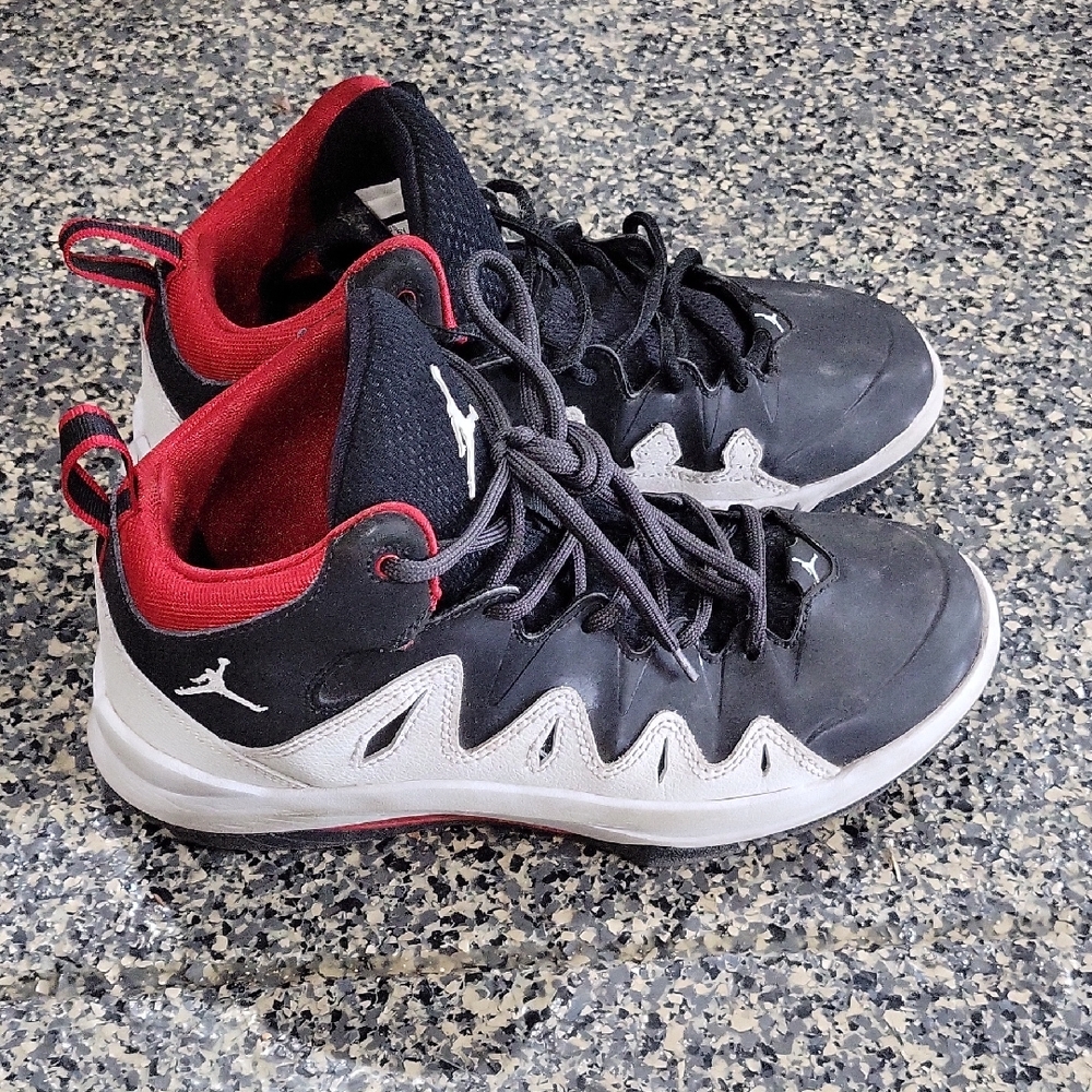 Nike Jordan - Black and Red Athletic Sneakers - Great Condition